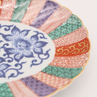 【有田焼】染錦祥瑞菊割楕円皿 [41APAD036]