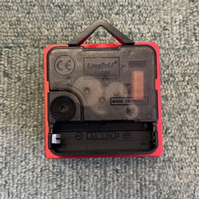 アルミ製にくきゅう時計(赤)