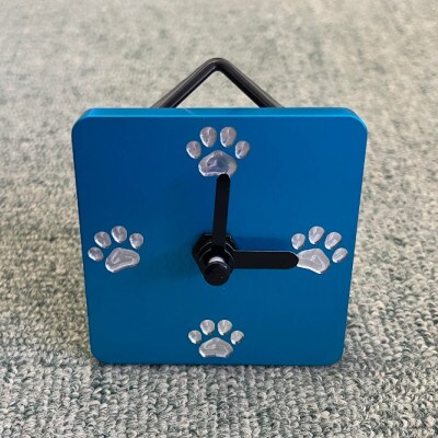 アルミ製にくきゅう時計(青)