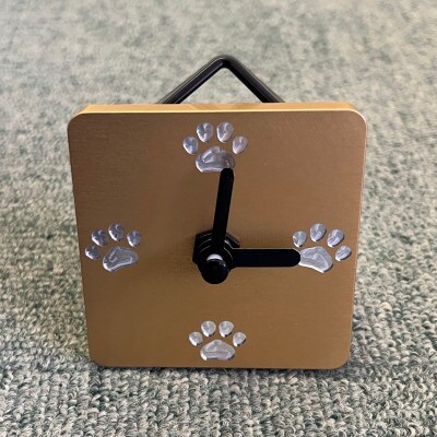 アルミ製にくきゅう時計(ゴールド)