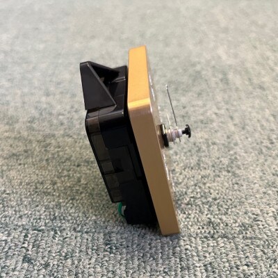 アルミ製にくきゅう時計(ゴールド)