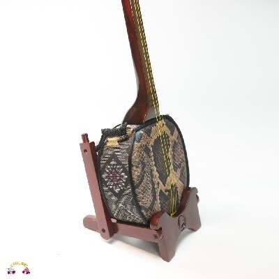 高級黒壇真壁型奄美三味線(スンチ塗)