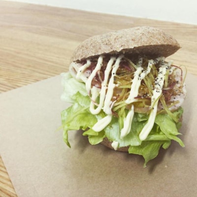 【茨城県牛久市産、栽培期間中化学肥料・農薬不使用の小麦粉使用】全粒粉100%のベーグル　14個セット