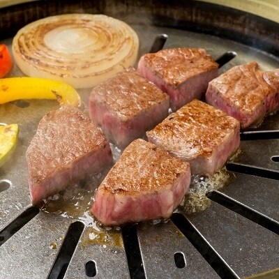 低脂肪で香り豊かな黒毛和牛ロースステーキ3枚