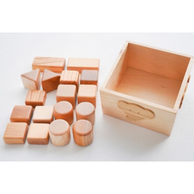 皇室ご愛用品　木のおもちゃ　赤ちゃんの積み木スペシャル