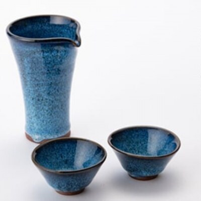 伝統工芸「新庄東山焼」黒なまこ酒器セット(銚子1個、ぐいのみ2個)