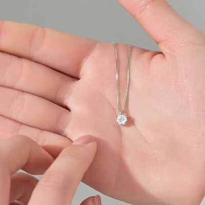 プラチナ　ダイヤモンド　中央0.5ct 他0.44ct