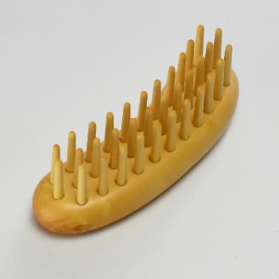薩摩つげ　勾玉ブラシ