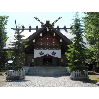 上川神社:祈祷(きとう)&内宮(ないぐう)・舞殿(まいどの)見学&装束・巫女(みこ)着付体験 1名様