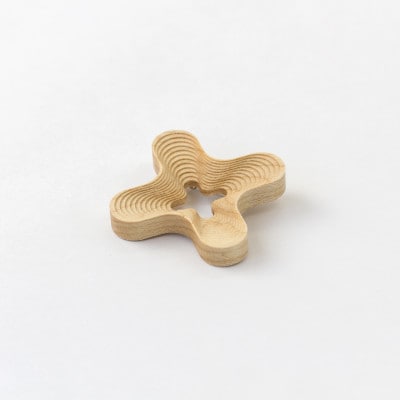 旭川家具　cosine　STEPS ブローチ HANA　メープル_05737