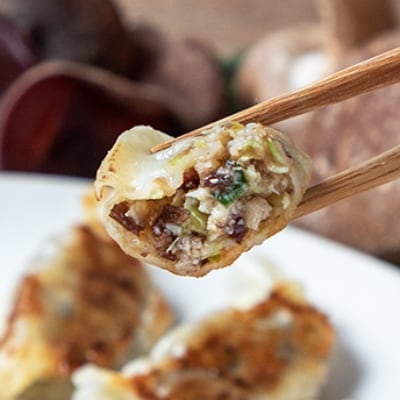 香り立つ!「きのこ餃子」