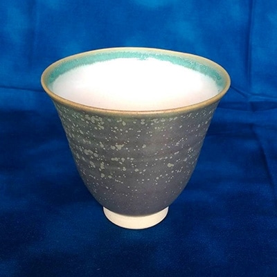 清水筑山作「高取焼 緑釉湯呑(化粧箱入り)」