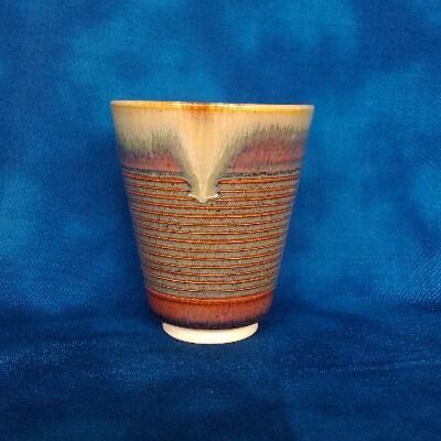 清水筑山作「高取焼　鉄釉麦酒杯」