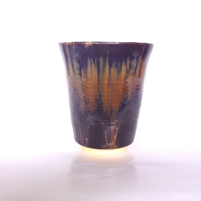 清水筑山作「高取焼　鉄砂釉麦酒杯」
