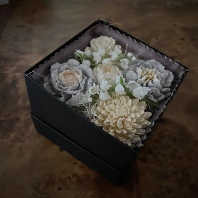 漆喰の花ラコッタ「追憶」