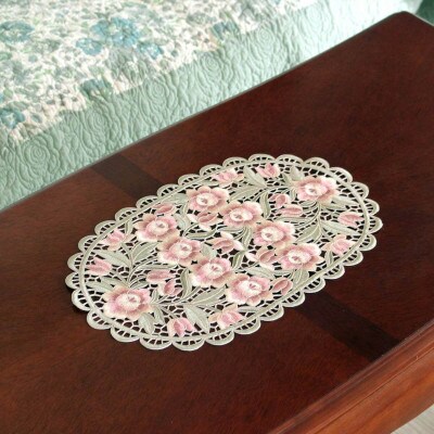 立体感のある全面刺繍カットワークテーブルセンター アルテローザ　30x45cm　カラー