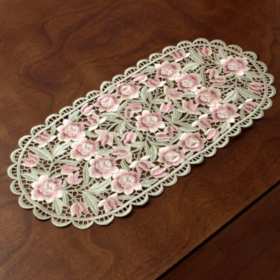 立体感のある全面刺繍カットワークテーブルセンター アルテローザ　30x60cm　カラー
