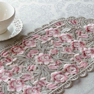 立体感のある全面刺繍カットワークテーブルセンター アルテローザ　30x75cm　カラー
