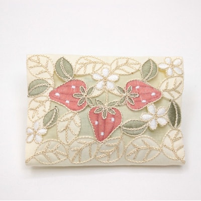いちごのコード刺繍ミニティッシュケース　9x12cm