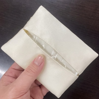 いちごのコード刺繍ミニティッシュケース　9x12cm