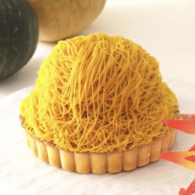 【4号】えびすかぼちゃの錦糸モンブランタルト　固定チョコプレート付き