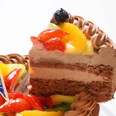 【4号】フルーツ生チョコクリームケーキ　ベルギー産クーベルチュールチョコ使用!固定チョコプレート付