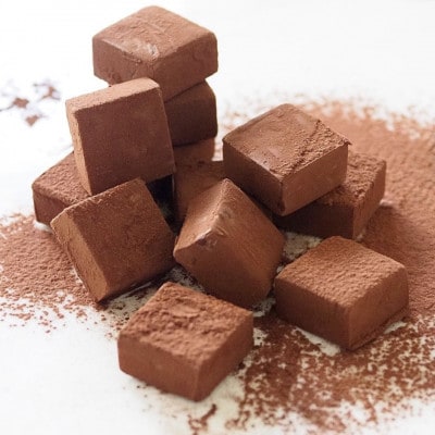 生チョコ 12個　ベルコラーデのミルクチョコと北海道産生クリームを使用