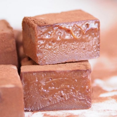 生チョコ 12個　ベルコラーデのミルクチョコと北海道産生クリームを使用