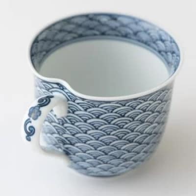 【平戸松山窯】創作染付青海波一方押マグカップ2客セット G162