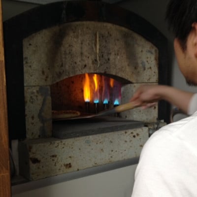 REICAFEこだわりの本格石窯ピザ　人気のスペシャリテ　鶏のねぎ味噌ソース