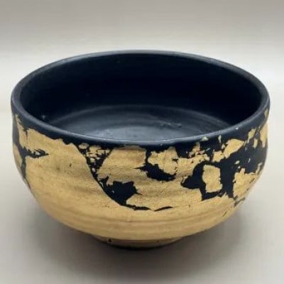 抹茶碗 漆黒 金箔貼り (マット仕上げ)