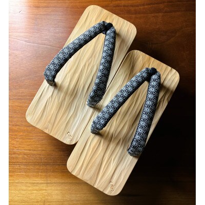 郡上踊り　踊り下駄　槍鉋(やりかんな)下駄　男性用LLサイズ　鼻緒/麻の葉(黒)