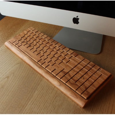 【Hacoa】無機質なパソコン周りに温もりをプラスする木製キーボード　チェリー