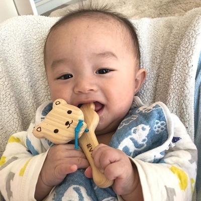赤ちゃんカスタネット【柔らかな手触りとカタカタと心地よい木の音…無塗装天然木で歯がためにも】