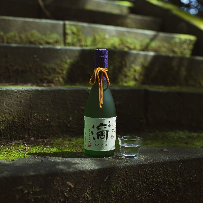 華燭　大吟醸 滴(したたり)720ml　箱入り