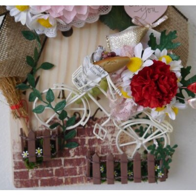 和紙の花から、お料理好きのお母様に贈るカッティングボード_ピンクダリア2