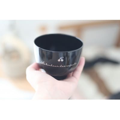 unilaque. 子供茶碗 さくらんぼ 黒 漆器 お食い初め