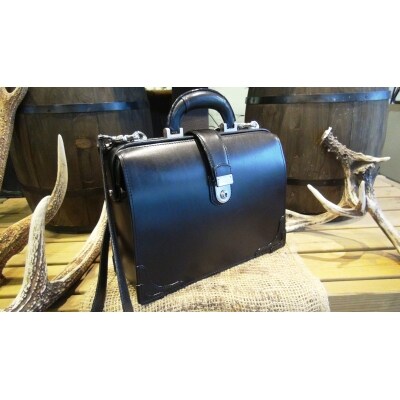 ダレスバッグb5 牛革ブラック ショルダー付 お礼品詳細 ふるさと納税なら さとふる