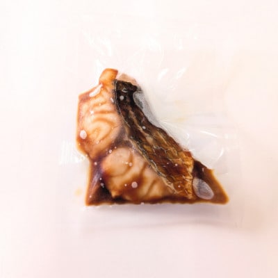 今治市の魚屋が作る [瀬戸内海産天然真鯛] 煮つけセット【V002480】