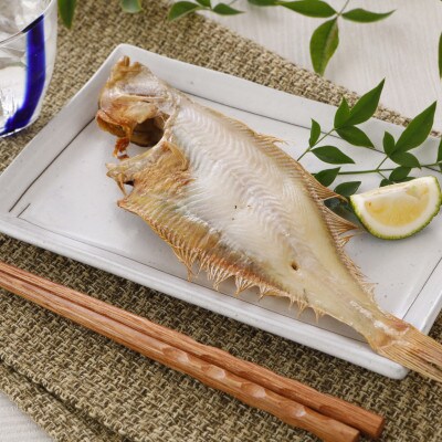 一夜干し「ゾウリカレイ 5尾」と「かれいのイタリア風魚介スープ」を得意料理にするセット