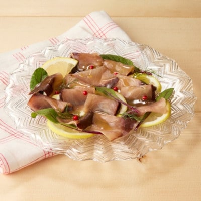 天然塩のみで熟成!もちっと&しっとり食感がクセになる京都産・伊根ブリの生ハム　贈り物にもおすすめです