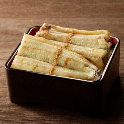 国産うなぎの塩焼き2～3人前(1尾) 新月の塩を使用 特製タレと山椒付き 炭火で丹念に焼き上げた鰻