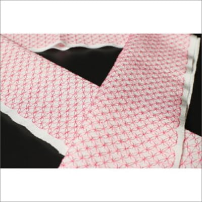 【和装小物】伝統刺繍の半衿  ピンク 伊達衿に華を添え 着物の襟元でお顔と着物を引き立てる刺繍半衿