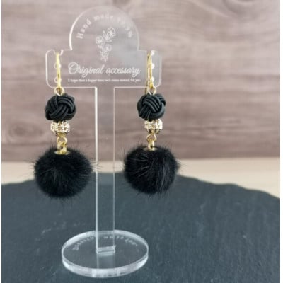 *黒*　水引ピアス/玉結びとフェイクファーのピアス