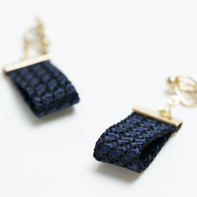 kuska fabricのガルザイヤリング【ダークネイビー】世界でも稀な手織りファブリック