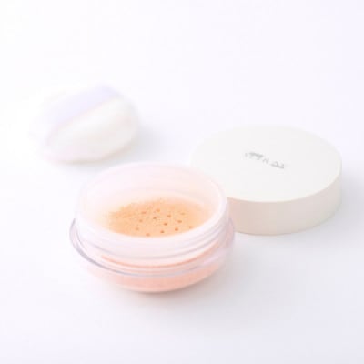 【YUHUNE】世界初!独自加工技術から生まれた球状シルク配合 フェイスパウダー(カラー)