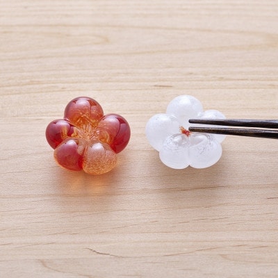《木箱入り》めでたい梅箸置き 紅白セット 〜結婚祝いやお正月にも〜