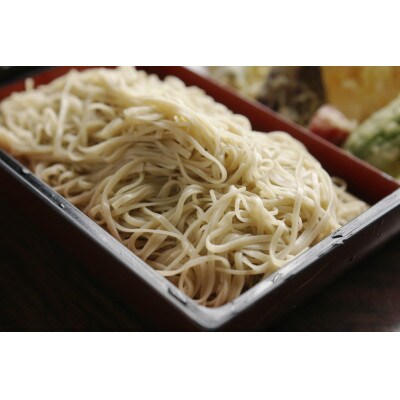 干しそば4人前(戸隠産そば粉使用)　そばつゆ・七味唐辛子付