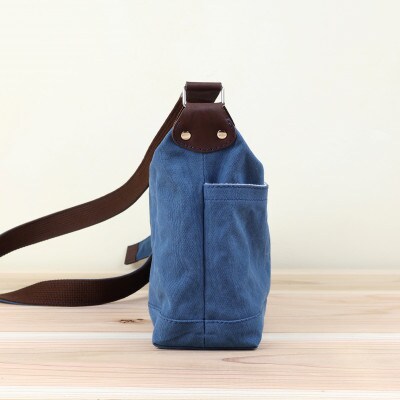 ファスナーショルダーバッグ　【ブルー】