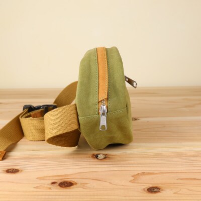 ボディバッグ エッグ　【ライトカーキ×キャメル】